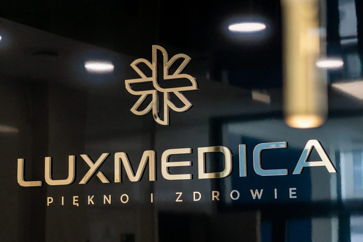 Logo gabinetu stomatologicznego Luxmedica
